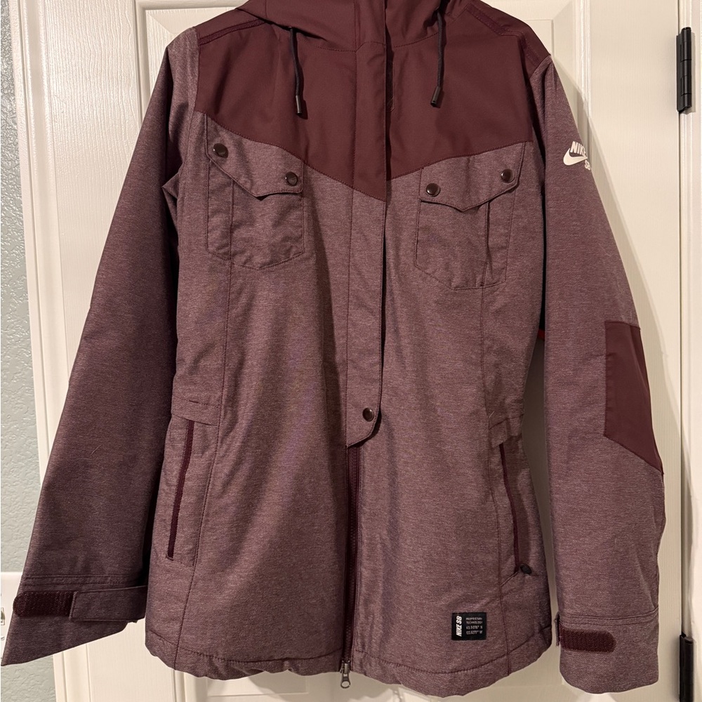 Nike Women’s Snowboarding Jacket
